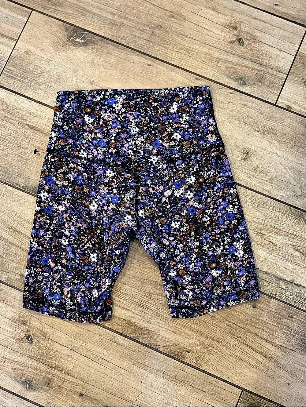 lululemon Floral Bike Shorts in floral Size 4